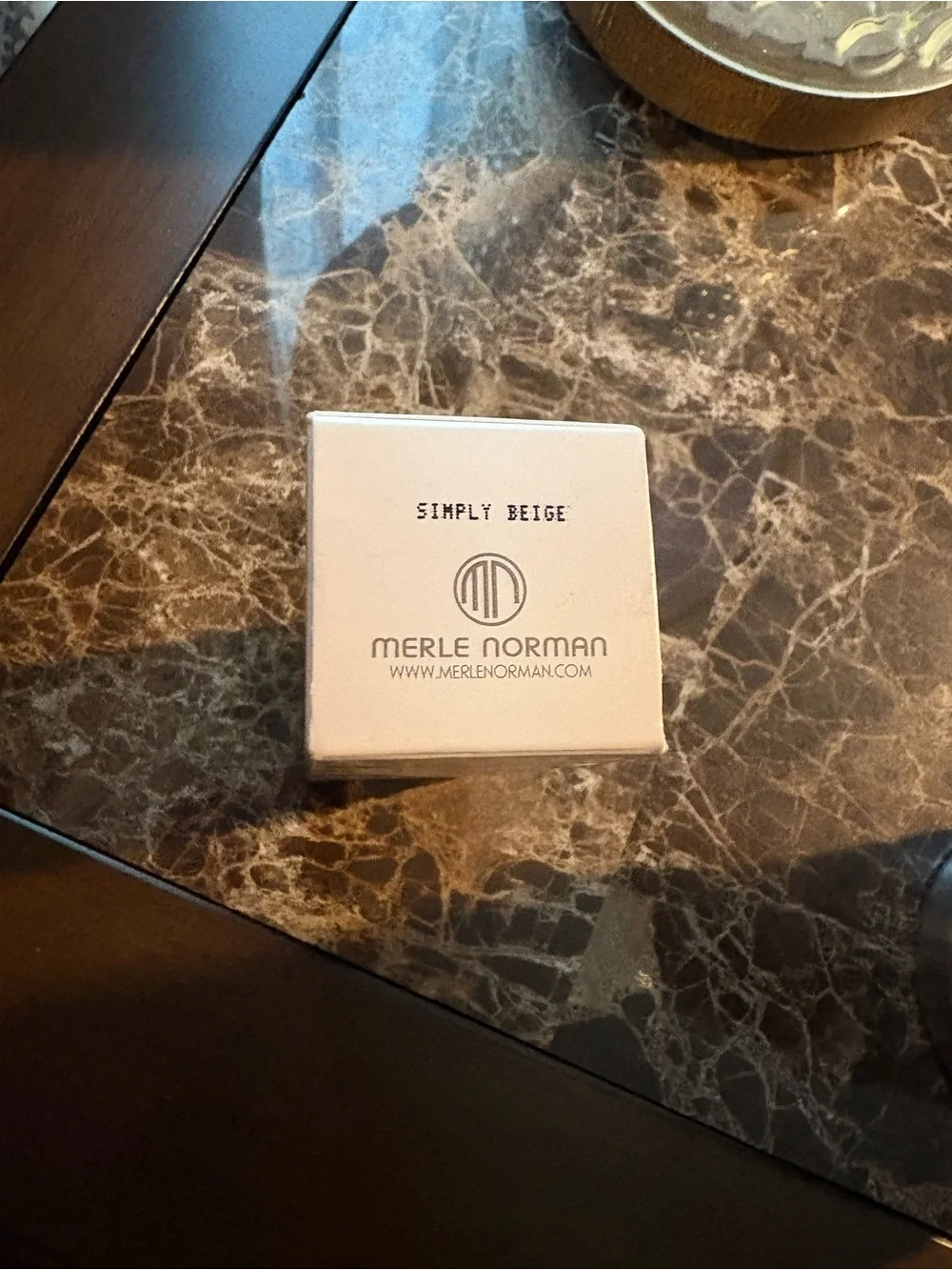 Merle Norman Perfecting Makeup SPF 25 - Simply Beige